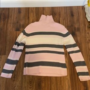 Stripped turtle neck